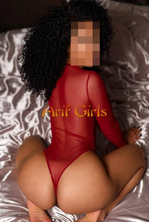 Tina Bole Escort